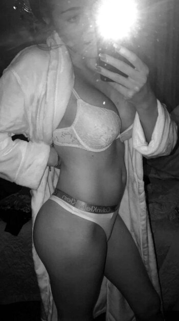 Imagen de Saffron Heffer durante