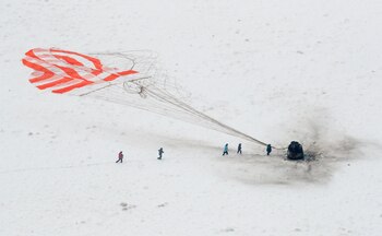 La nave Soyuz recién aterrizada