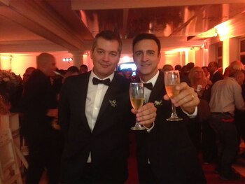 En una ceremonia civil, el