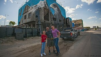 Segatori y, a sus espaldas,