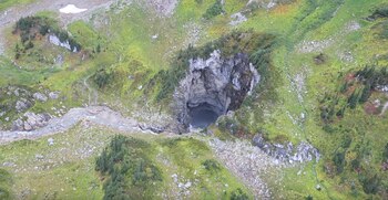 Vista aérea de la cueva