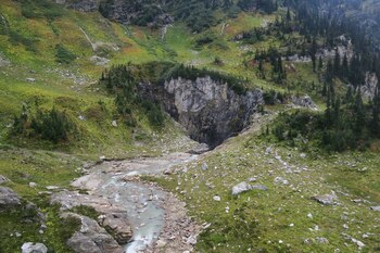 La cueva es lo suficientemente