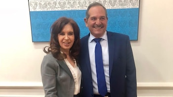Cristina Kirchner junto a José