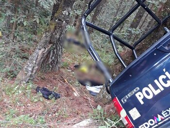 Junto a la patrulla y