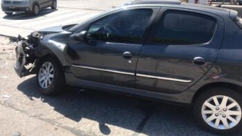 Así quedó el auto de la persona fallecida
