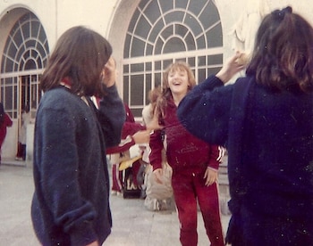 Jimena Hernández en el patio