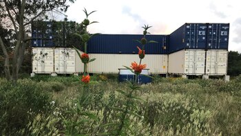 Mansión “Container Laguna12”: en construcción.