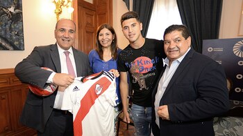 Juan Manzur recibió al campeón
