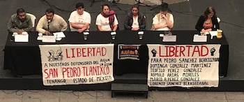 Ambientalistas y maestros opositores a