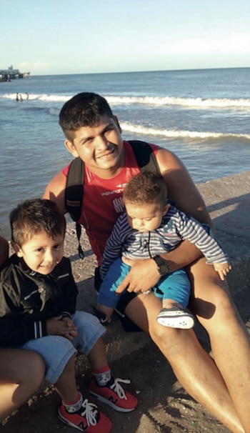 Cerca de las olas. Esteban