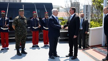 Bolsonaro y Netanyahu se saludan