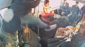 Antes de bajar, uno de