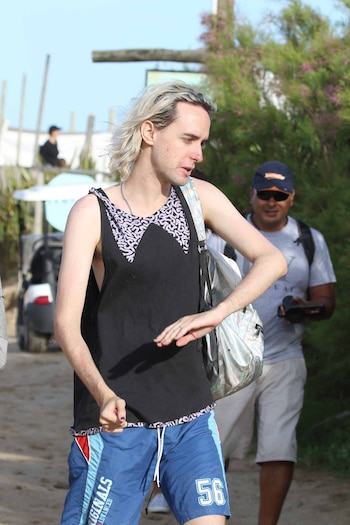 Benito Cerati en la playa