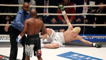 Floyd Mayweather venció a Tenshin