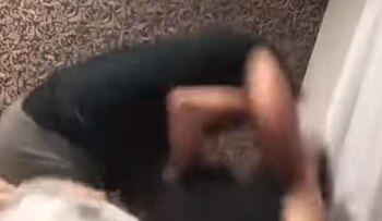 La mujer le pedía que se detuviera (Foto: captura video)