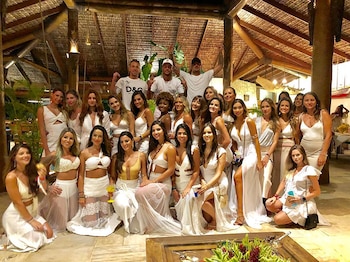 El festejo de Neymar con el futbolista del Barcelona Arthur Melo