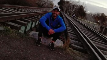 Es recordado en sus equipos por su carácter temperamental y su perfil de referente
