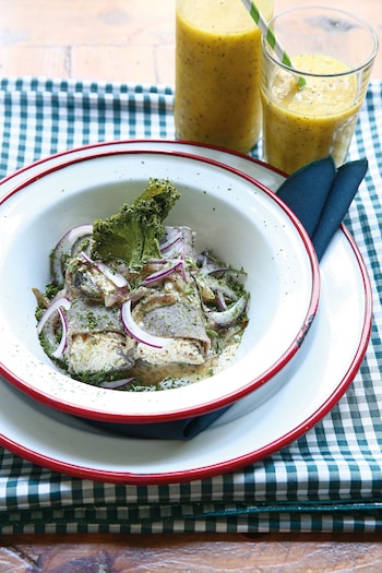 Acompaña con Pineapple kombucha. Licuá con