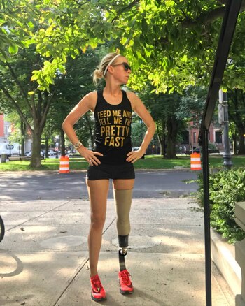 Adrianne comparte mensajes positivos (Instagram/adriannehaslet)