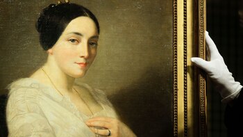 “Portrait de jeune femme assise”