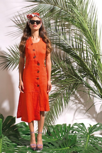 Vestido de lino con ruedo