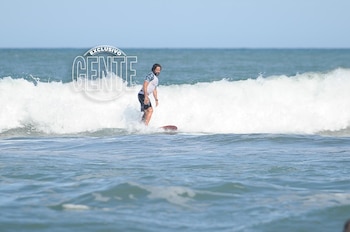 El actor practicó surf en