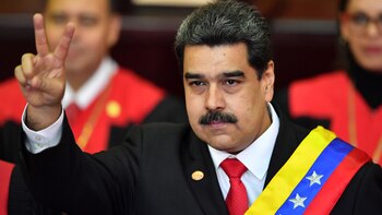 Nicolás Maduro juramentó ante el