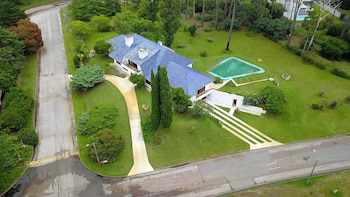 Varias de las mansiones del