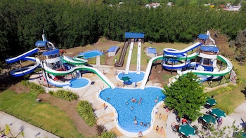 Poseidón tiene 5 piscinas y