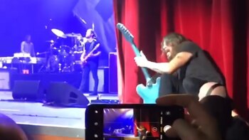 La caída de Dave Grohl