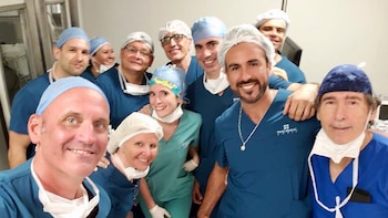 El equipo médico que operó