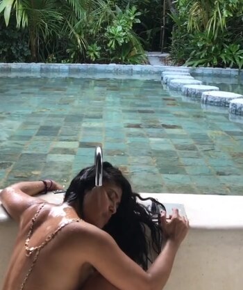 Salma dejó ver toda su