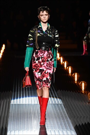 Superposiciones: mix de estampados. Los complementos: