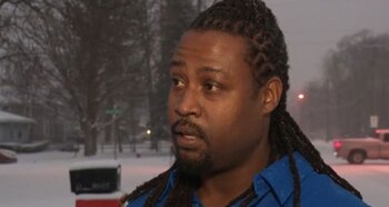 El padre del sargento está