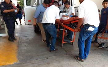 La niña herida durante el