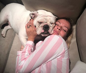 La actriz junto a Bandida.