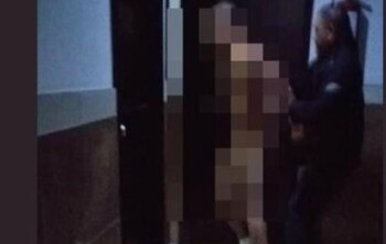 El hombre se encontraba desnudo