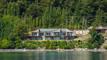 Vista a Margen Sur. Junto