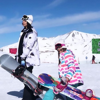 Jóvenes ricos de Irán disfrutan