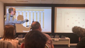 Marcelo Bielsa dando su explicación