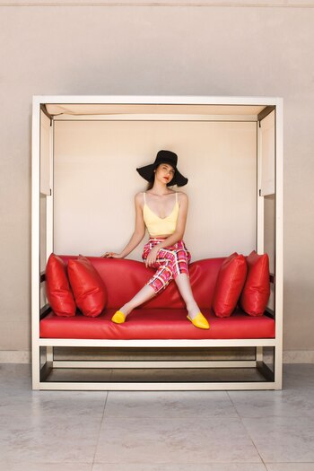 Top con breteles finitos ($