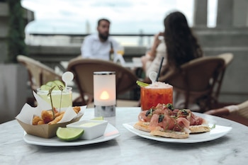 ALVEAR ROOF BAR Alvear 1891, piso