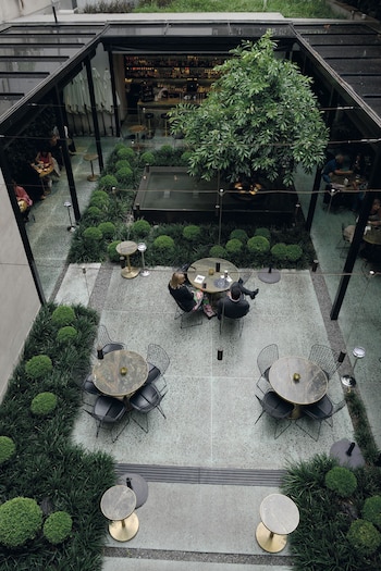 Cavia 2985. Abierto de lunes a