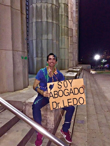 Al obtener su título de