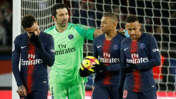 REUTERS/Charles Platiau