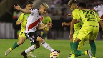 Rafael Santos Borré domina la