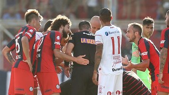 En las charlas con los