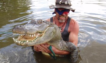 Los caimanes pesan más de