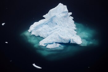 Un iceberg flota cerca de Tasiilaq, en