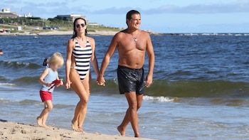 Carolina Prat y Guillermo Andino están de vacaciones en Punta del Este junto a sus hijos